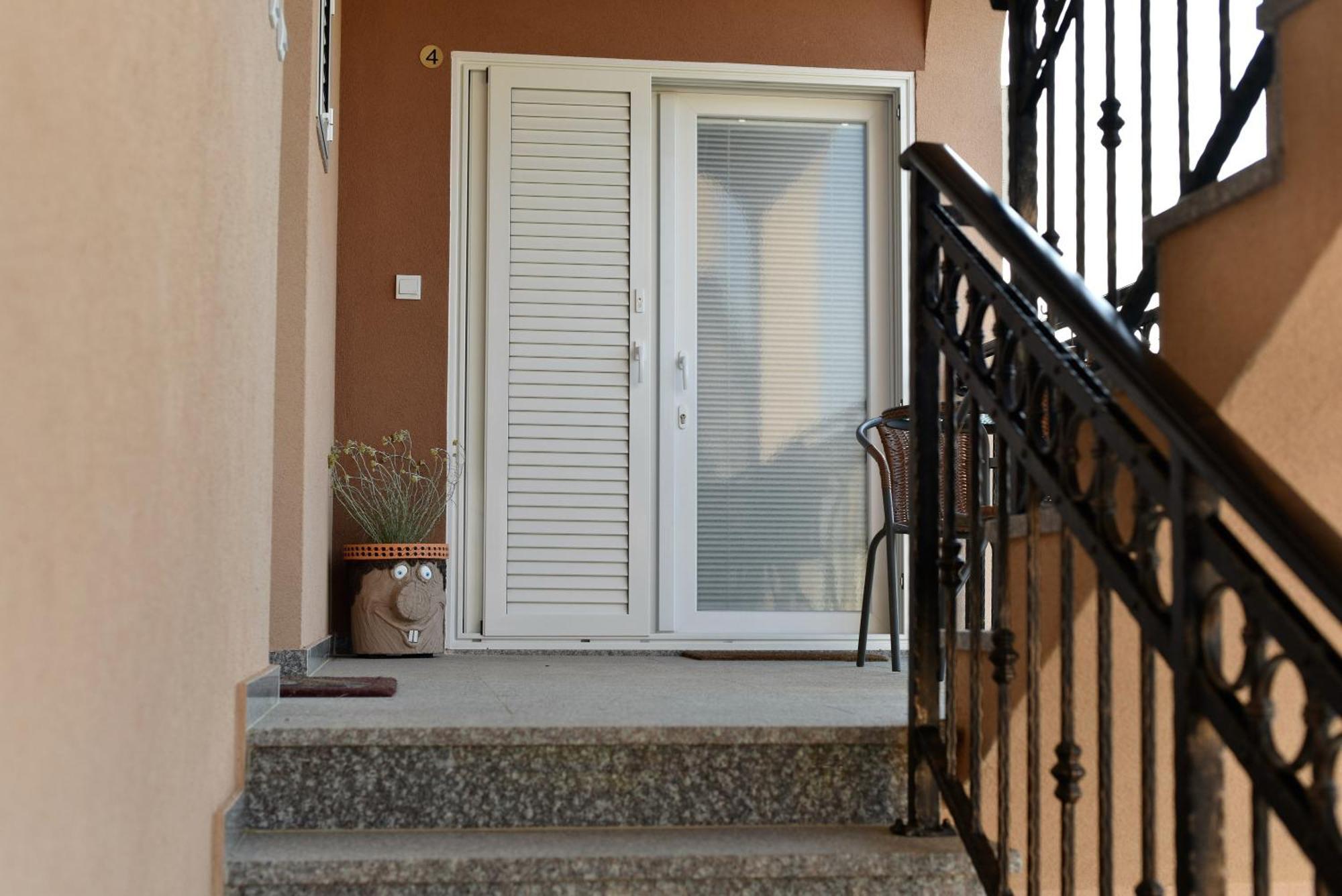Apartmani Natasa Nino Jezera, Murter Habitación foto